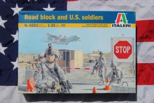 Italeri 6521 Road Block and U.S. Soldiers
